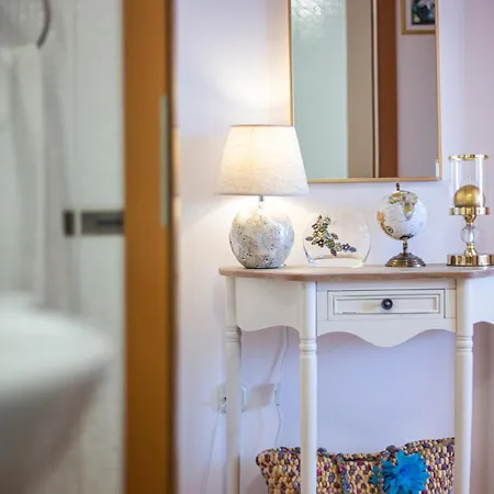 Anita With Amazing Sea View Апартаменти