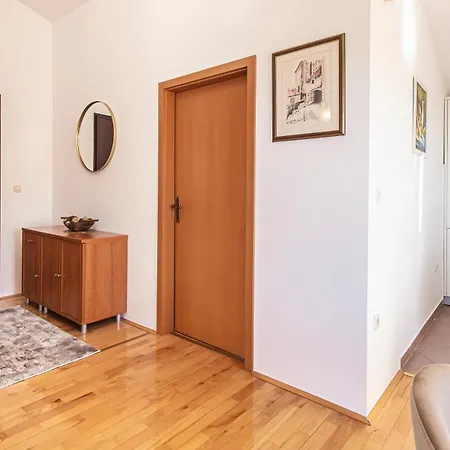 Anita With Amazing Sea View *