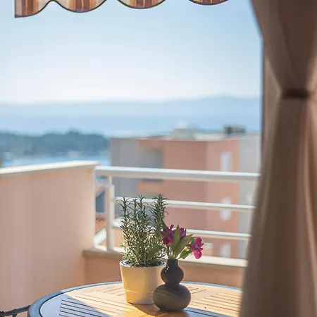 Anita With Amazing Sea View Апартаменти Макарська