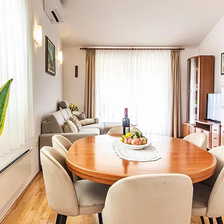 Anita With Amazing Sea View *